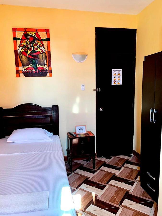 Hotel Calmelia 皮乌拉 外观 照片