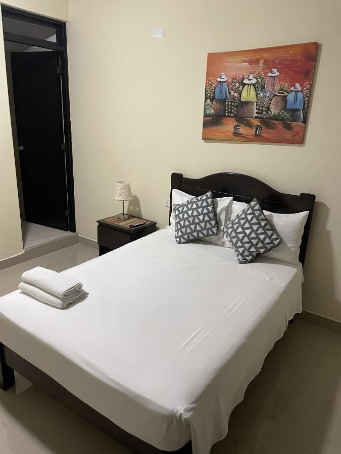 Hotel Calmelia 皮乌拉 外观 照片