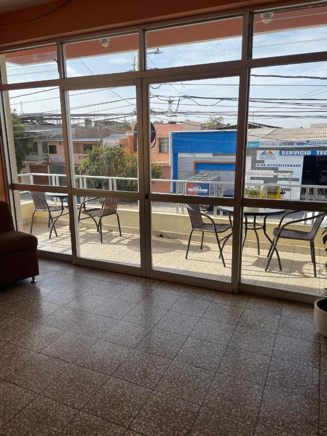 Hotel Calmelia 皮乌拉 外观 照片