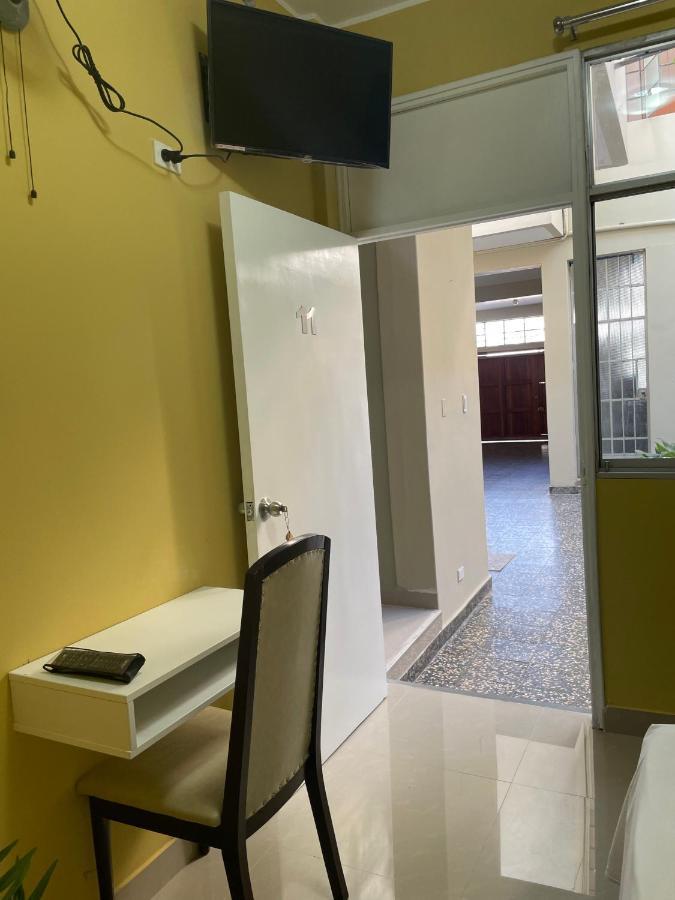 Hotel Calmelia 皮乌拉 外观 照片