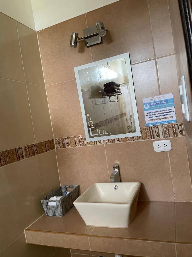 Hotel Calmelia 皮乌拉 外观 照片