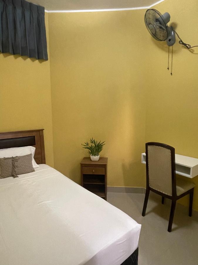 Hotel Calmelia 皮乌拉 外观 照片