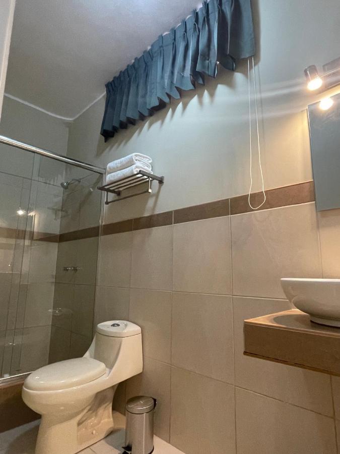 Hotel Calmelia 皮乌拉 外观 照片