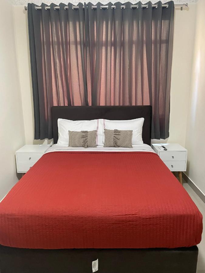Hotel Calmelia 皮乌拉 外观 照片
