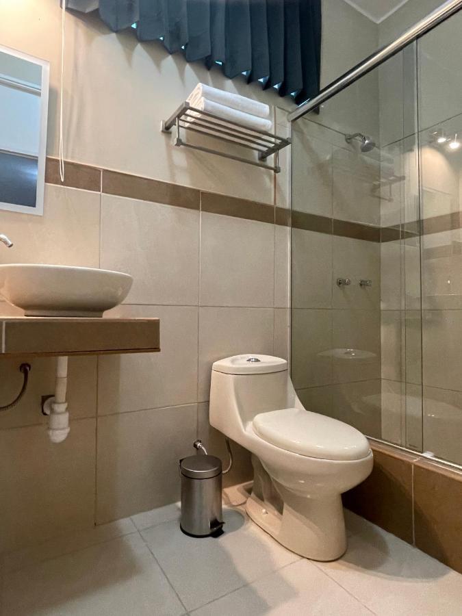 Hotel Calmelia 皮乌拉 外观 照片