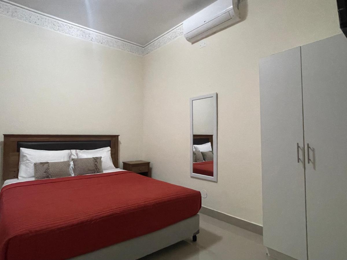 Hotel Calmelia 皮乌拉 外观 照片