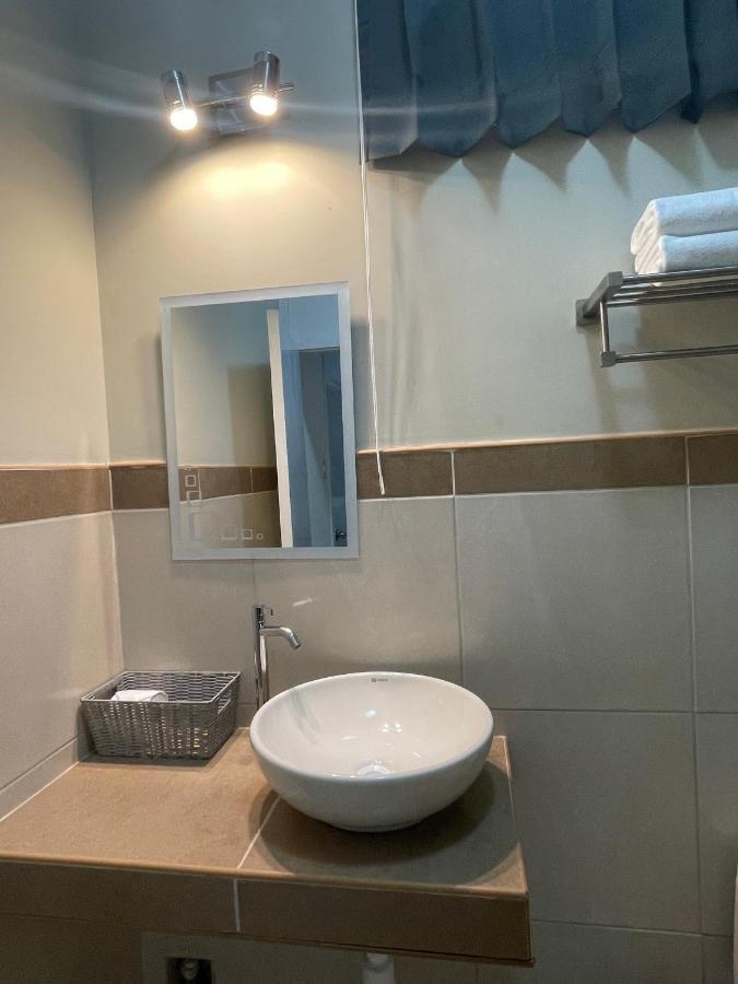 Hotel Calmelia 皮乌拉 外观 照片